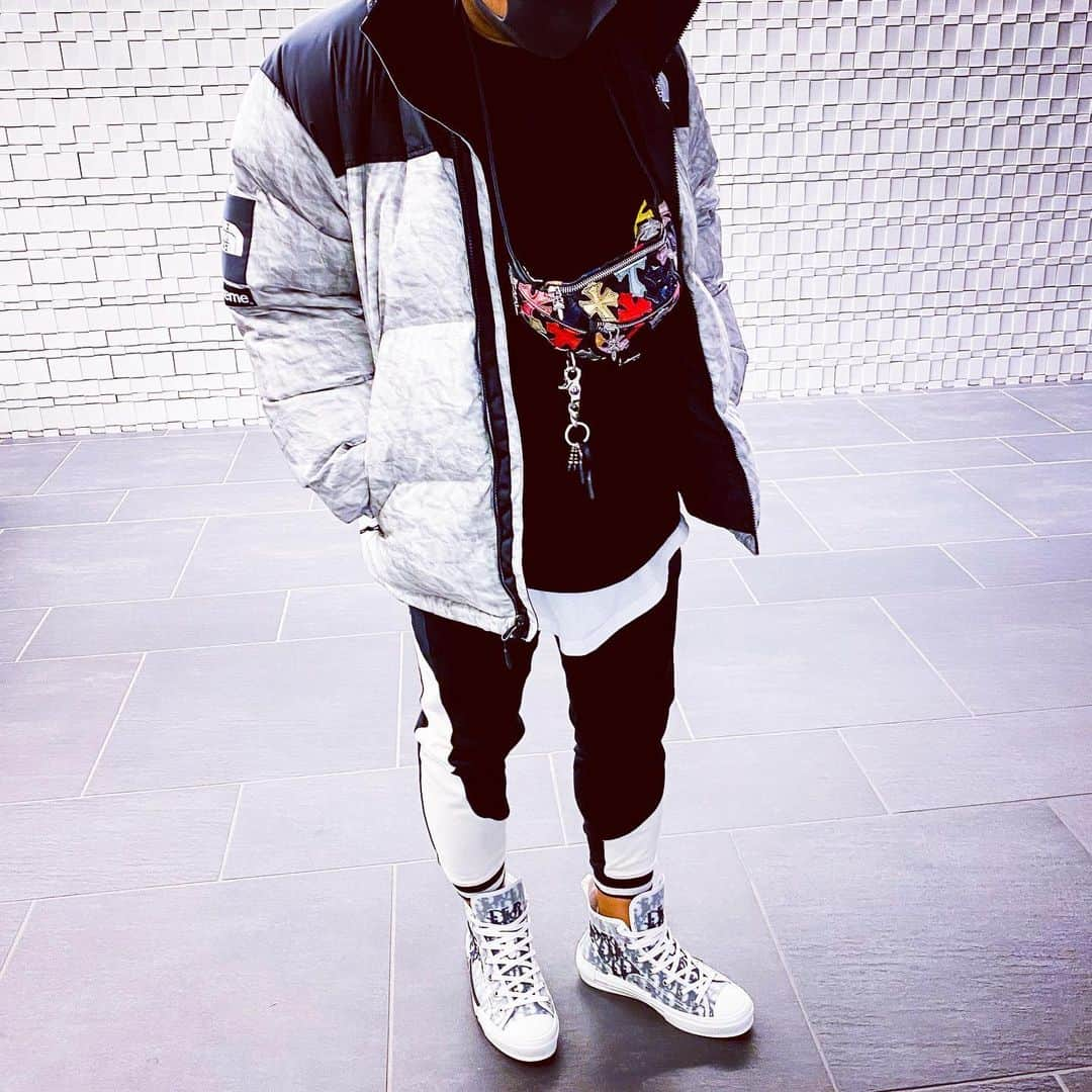 ★★★XXXXXさんのインスタグラム写真 - (★★★XXXXXInstagram)「・ ・ ・ ・ ・ ・ ・ ・ ・ ・ #chromeheartsofficial #chromehearts #richardstark #jessejostark #mattyboy #ch #silver #leather #supreme #northface #dior #ootd #outfit #kotd #ootdmen #mensfashion #hypebeast #クロムハーツ #クロムハーツ部 #シュプリーム #ディオール #크롬하츠」1月17日 19時41分 - ch2.1.8