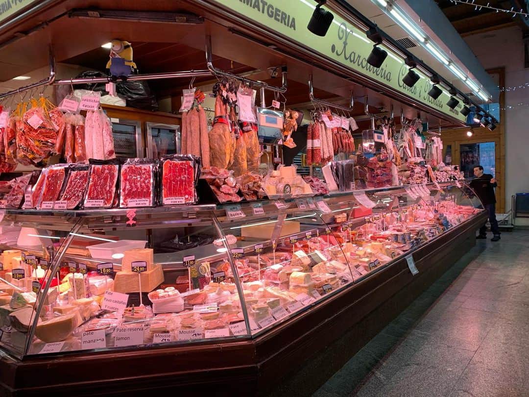 爲我井あゆみさんのインスタグラム写真 - (爲我井あゆみInstagram)「バルセロナのマーケットを探検！  量り売りでゲットできる食材たちにワクワクが止まりませんでした！  #バルセロナ旅行記 #まだバルセロナ笑」1月17日 20時14分 - ayumi_tamegai