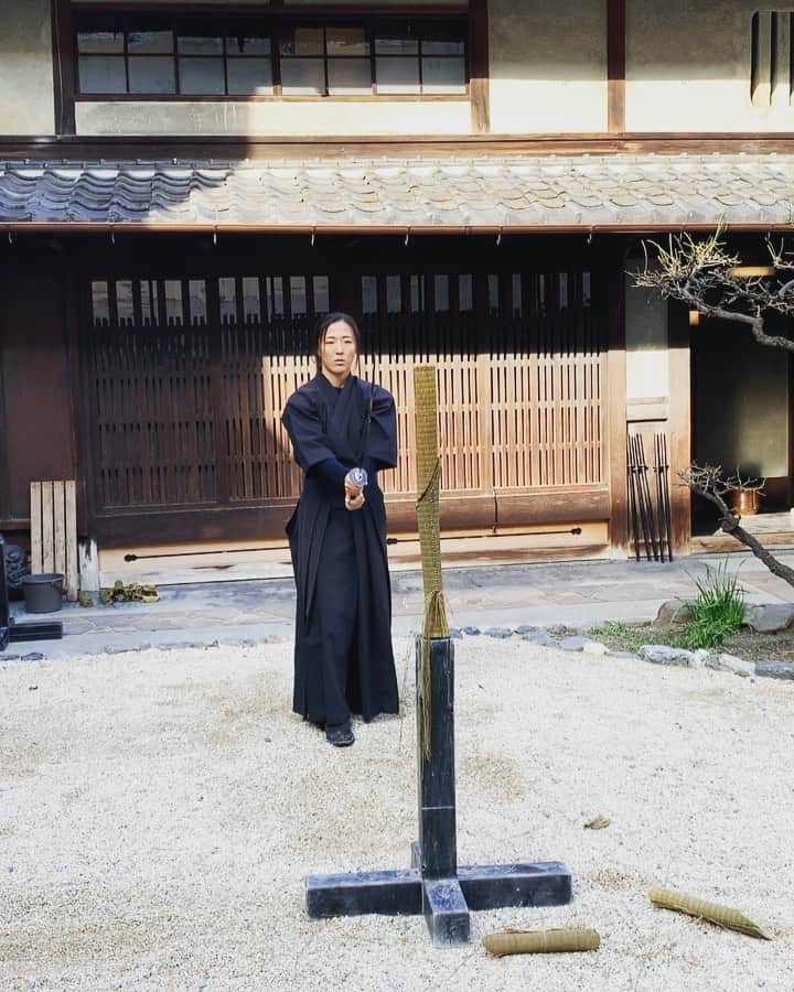 大儀見優季のインスタグラム：「First time experience to do “iai-do” which using real sword that Japanese Katana = Nihon-tou 🗡🇯🇵🙏🏼 . . It’s hard to be relax from the beginning til finished to cut it. Zen and Katana makes to be strong in and out. . . #iaido #居合道 #nihontou #日本刀 #Bushido #武士道 #samurai #侍 #kyoto #京都」