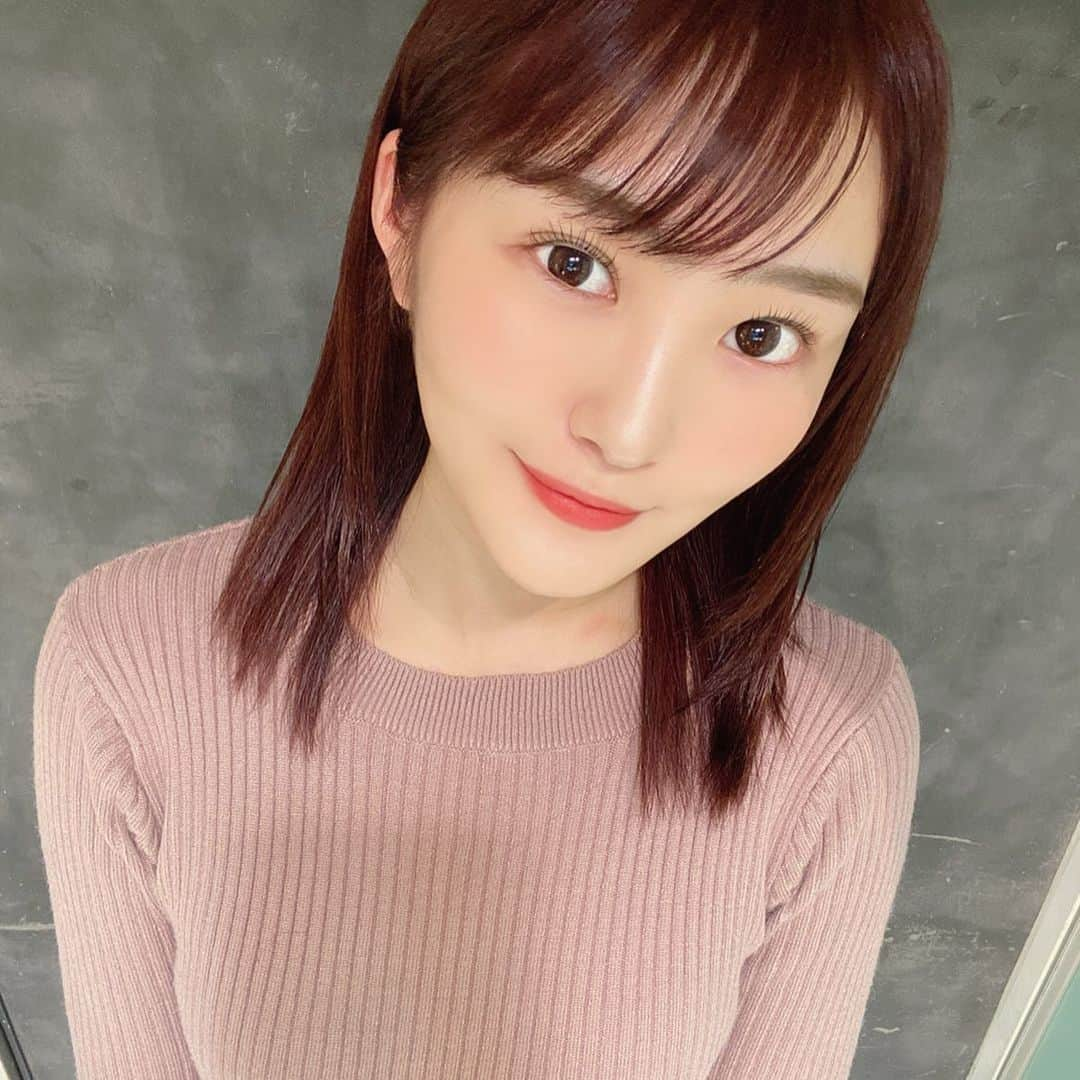 川上礼奈さんのインスタグラム写真 - (川上礼奈Instagram)「. 今日は美容day💄♡ 美容院とまつげのお手入れに♡ . 今回の髪色はピンクラベンダーにしてもらったよ💕💜 あとは毛先も整えてもらった！ いつもありがとうございます😊 @risel_kazu . まつげは今回初めて #パリジェンヌラッシュリフト  をやってもらったよ🥰 すっぴん自まつ毛なのにこんなにパッチリに👀✨ お化粧が楽ちんになりそう！！ メイクするの楽しみ💄♡ ありがとうございました😊 @raviy31 @raviyeye」1月17日 20時11分 - kawakami_rena