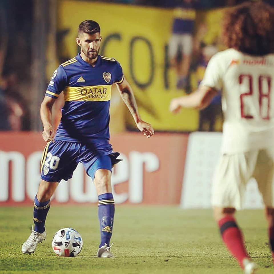 リサンドロ・ロペスのインスタグラム：「Arrancamos 🙏🏽⚽️ #Amistoso  #SiempreBoca 🔵🟡」