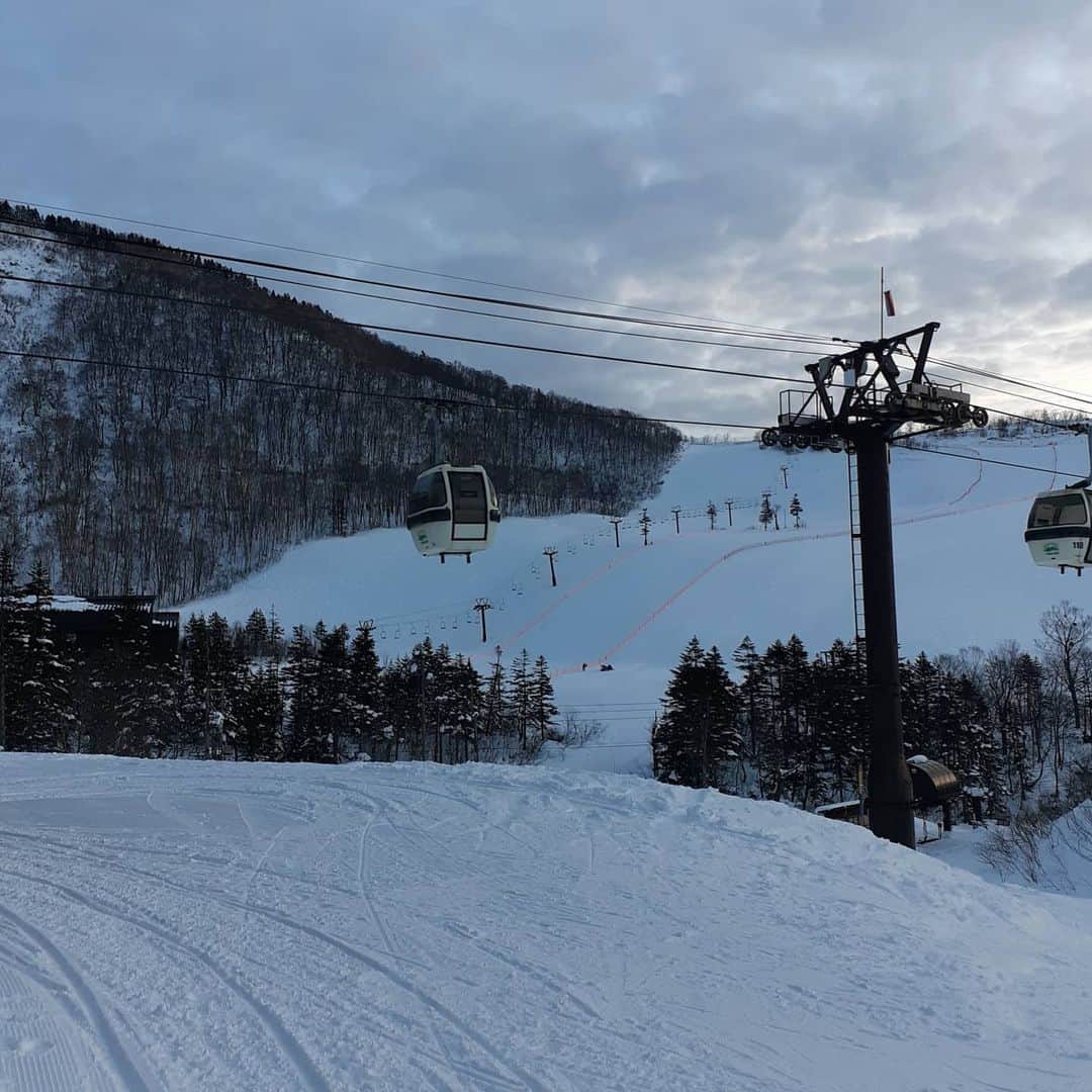 栂池高原スキー場さんのインスタグラム写真 - (栂池高原スキー場Instagram)「おはようございます！ＴＧＫ早朝レポートです！天候晴れ、気温－4℃、風速0m、積雪135cmです！詳しくは→https://www.tsugaike.gr.jp/」1月18日 7時15分 - tsugaike_kogen