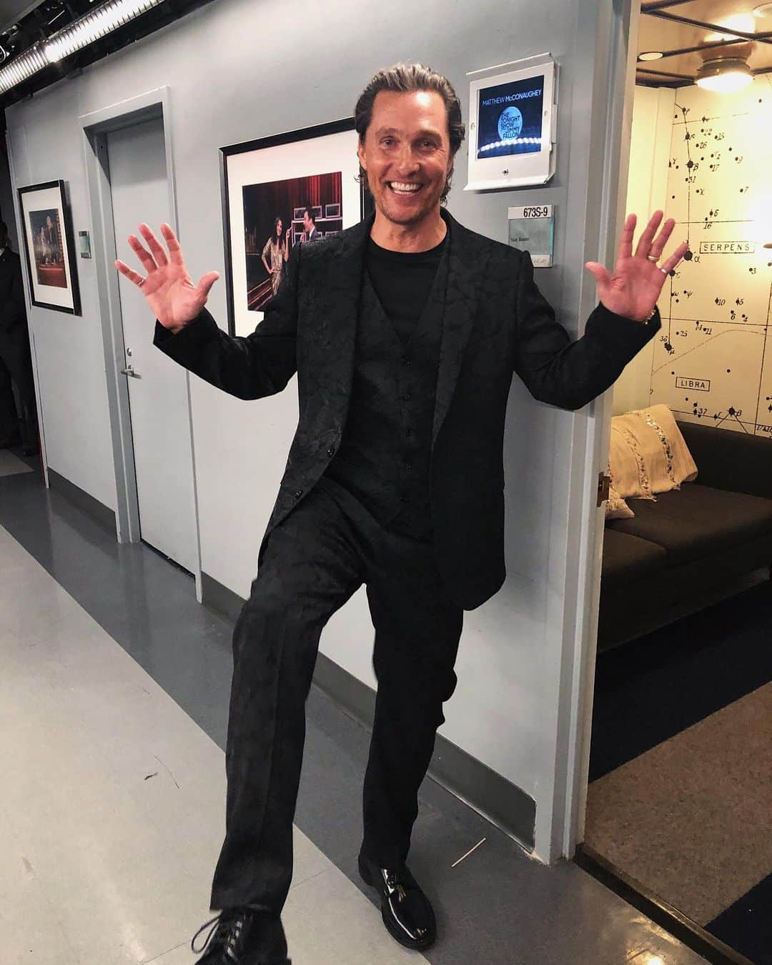 マシュー・マコノヒーさんのインスタグラム写真 - (マシュー・マコノヒーInstagram)「bend yur funny-bone」1月18日 7時16分 - officiallymcconaughey