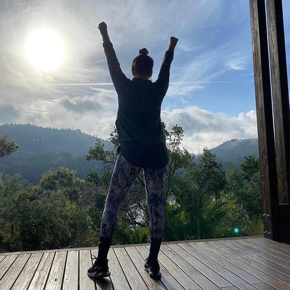 ジョージア・コウソウロウのインスタグラム：「We come to @juicemasterretreats every year to kick start our year ... feeling refreshed & ready for 2020! Thank you @jasonvale as always ! 🙏」