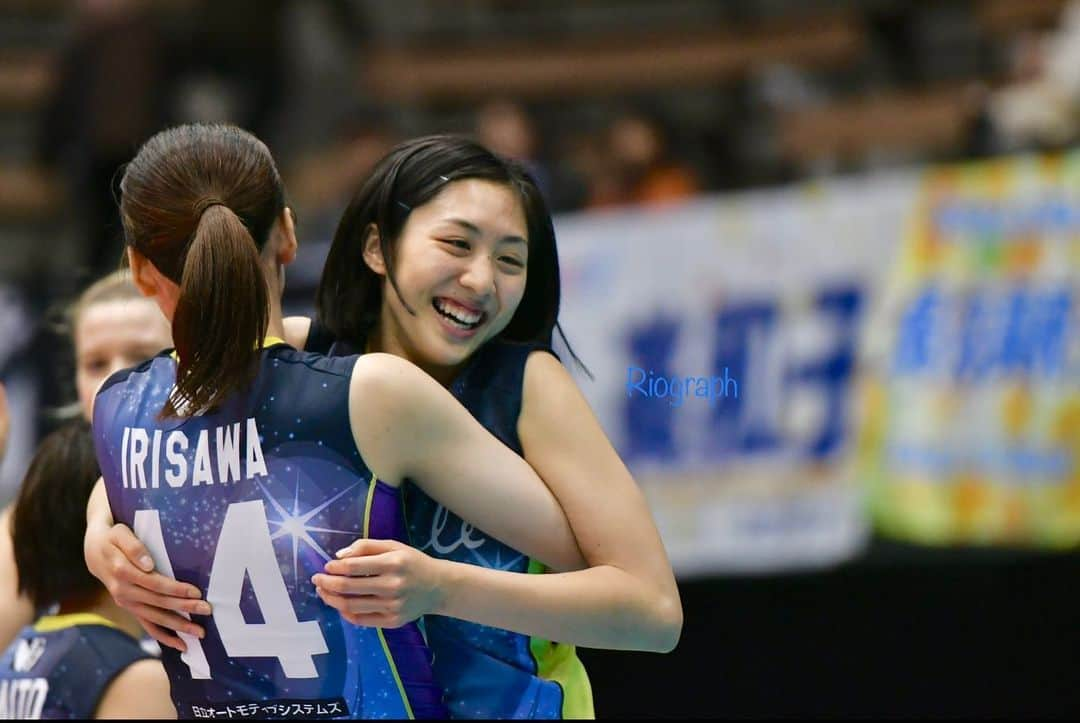 入澤まいさんのインスタグラム写真 - (入澤まいInstagram)「🐰🏐 . 2019/20シーズンV.LEAGUE DIVISION1 . 私たち日立リヴァーレは リーグ戦を9位という結果で終えました。 決して納得のいく結果ではありませんでしたし、 私個人としても悔しさが残りましたが これをしっかりと受け止め、 切り替えてまた頑張っていきます。 . なかなか勝てなくて 厳しい戦いが続いた中でも 信じて応援してくださった方々、 本当にありがとうございました!!! これからも日立リヴァーレの応援を よろしくお願いします🙇🏻‍♀️🐰 . いつも素敵な写真を撮ってくださり ありがとうございます🙇🏻‍♀️ 使わせて頂きました❤︎" ･ #Vリーグはバレーだよ #日立リヴァーレ🐰」1月17日 22時33分 - mai_irisawa_0602