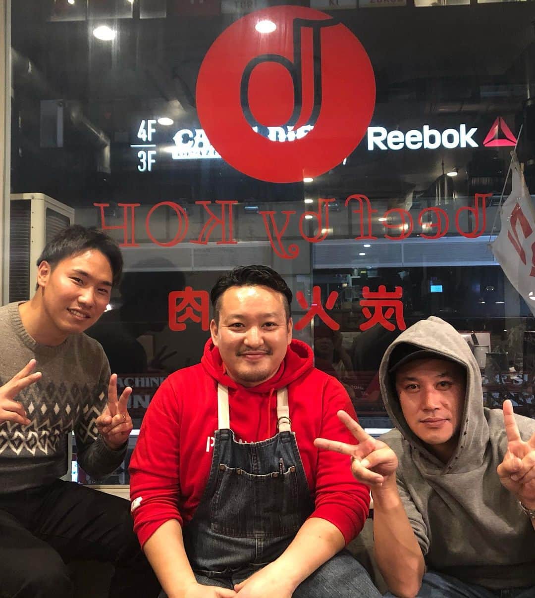 松下建太さんのインスタグラム写真 - (松下建太Instagram)「食食食ツアー 鎌倉行って2時間並んで玉子焼き定食 そして餅と団子食べとったらまさかのラーメン缶と遭遇 思わず購入してしまいました。笑 締めは安定の広尾焼肉　ビーフバイコー 良きお休みでした。 #鎌倉 #玉子焼き定食 #ラーメン缶 #広尾 #ビーフバイコー #ユッケ丼 #安定のはるきくん」1月17日 22時51分 - l.matsuken