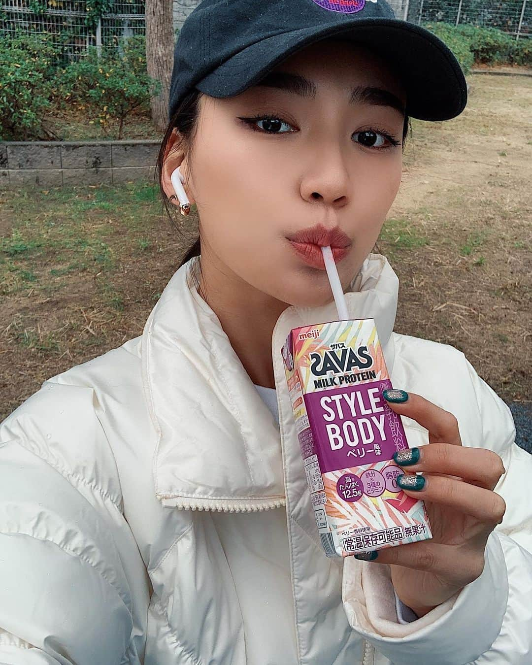 松本優さんのインスタグラム写真 - (松本優Instagram)「最近よく聞かれる、プロテインの件！ 【MILK PROTEIN STYLE BODY】　 @my_savas_jp  を移動中や、運動後に飲むのにハマってます💛 . マンゴーとベリー味の2種類があって、女性用のミルクプロテインなので嬉しい成分がたっぷり😋飲みやすいから、どっちの味もお勧めやねん✌️ . 現在キャンペーン中だそうで、 ザバスのインスタorツイッター公式アカウントをフォロー▶️指定のハッシュタグ（#savas #プロテイン女子）と写真を投稿…すると！オリジナルクオカードや商品（スタイルボディ）が当たるキャンペーンが実施中🔍 是非みんな挑戦してみてね！💛💛 . #ザバスミルクプロテイン #スタイルボディ #ザバス #プロテイン女子 #ワークアウト #ボディメイク #筋トレ #インナービューティー #PR #SAVAS」1月17日 22時45分 - matsumoto_yu