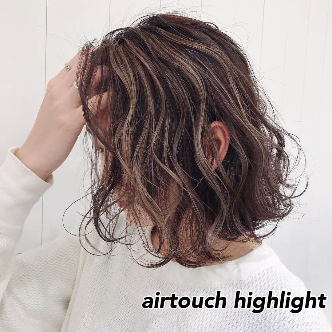 のインスタグラム：「airtouch highlight ◉イノアオイルカラー @lorealpro . . ◉ケラスターゼトリートメント @kerastase_official  シモンテルミック、オレオリラックスオイル . . @album_hair  @nobuhair 担当プロデューサーNOBU ALBUM新宿NEＷ OPEN★ NET予約は、プロフィールのURLから^ ^ 東京都新宿区新宿３-28-11 市嶋第三ビル4F  #ヘアスタイル #髪型 #ヘアセット #ヘアアレンジ #ヘアカラー #カラー #lafrench #ハイライト #ブリーチ #ミニボブ #サロン #レザーカット #モデル #ヘアカタログ #美容師  #美容室 #撮影 #fashion #instafashion #hm #zara #エアタッチ #uniqlo #gu #bob #updo #haircolor #longhair #hairstyle」