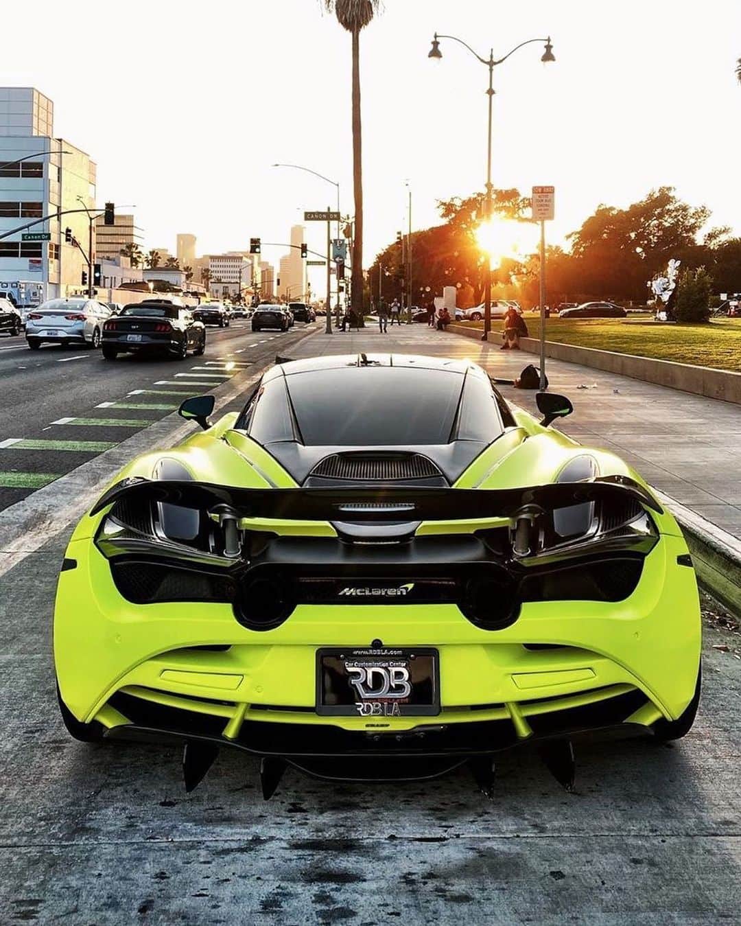 CARLiFESTYLEさんのインスタグラム写真 - (CARLiFESTYLEInstagram)「Is the McLaren 720S worth the money? Comment your thoughts below! #carlifestyle Photo @rdbla #720s #Mclaren」1月17日 22時47分 - carlifestyle