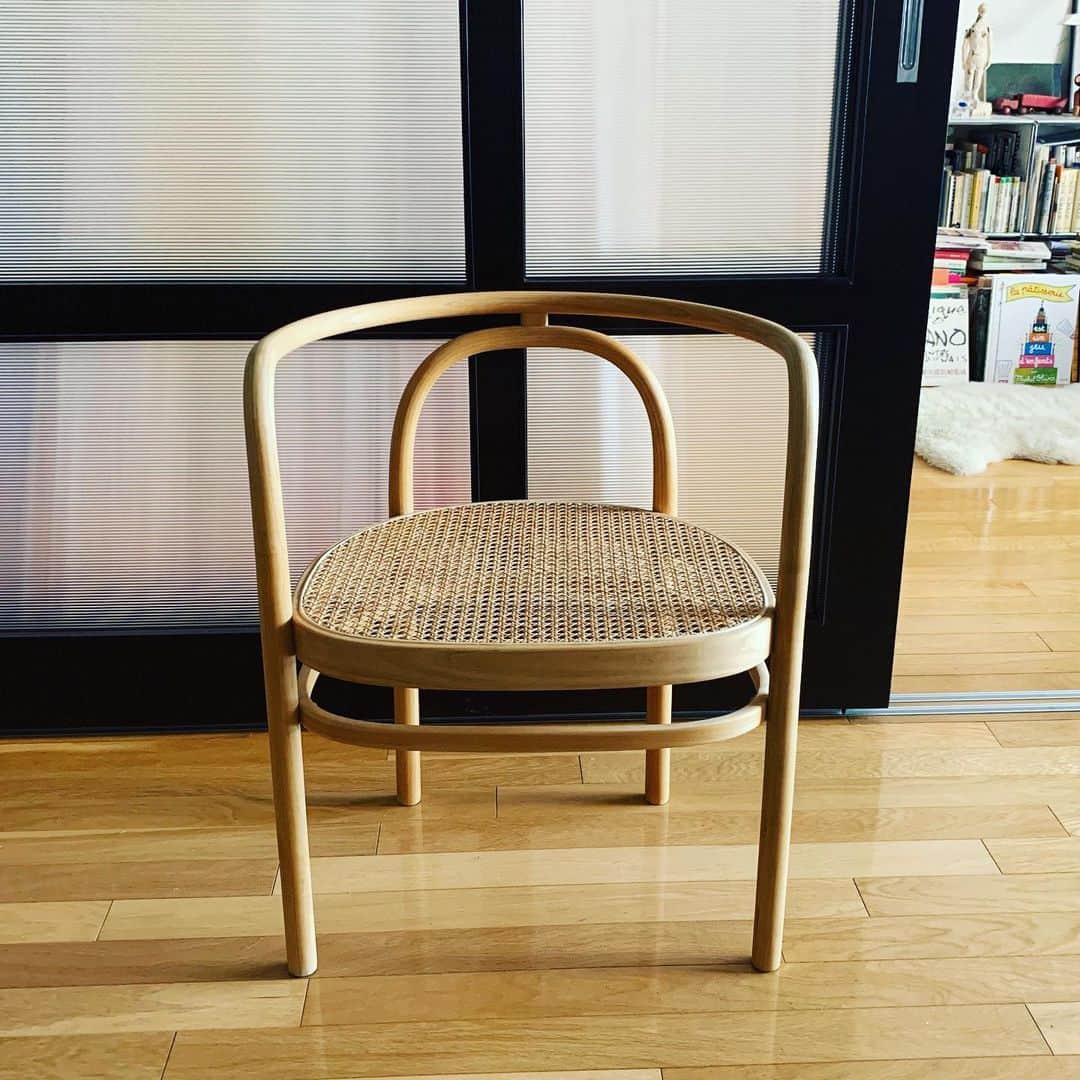 松浦弥太郎さんのインスタグラム写真 - (松浦弥太郎Instagram)「くふうとは、自由で新しい発想をすること。ていねいとは、精一杯の感謝のあらわし。このふたつのことを今日はお話ししました。#松浦弥太郎 #ヤタロウズグラノーラ #考える椅子」1月17日 22時49分 - yatarom