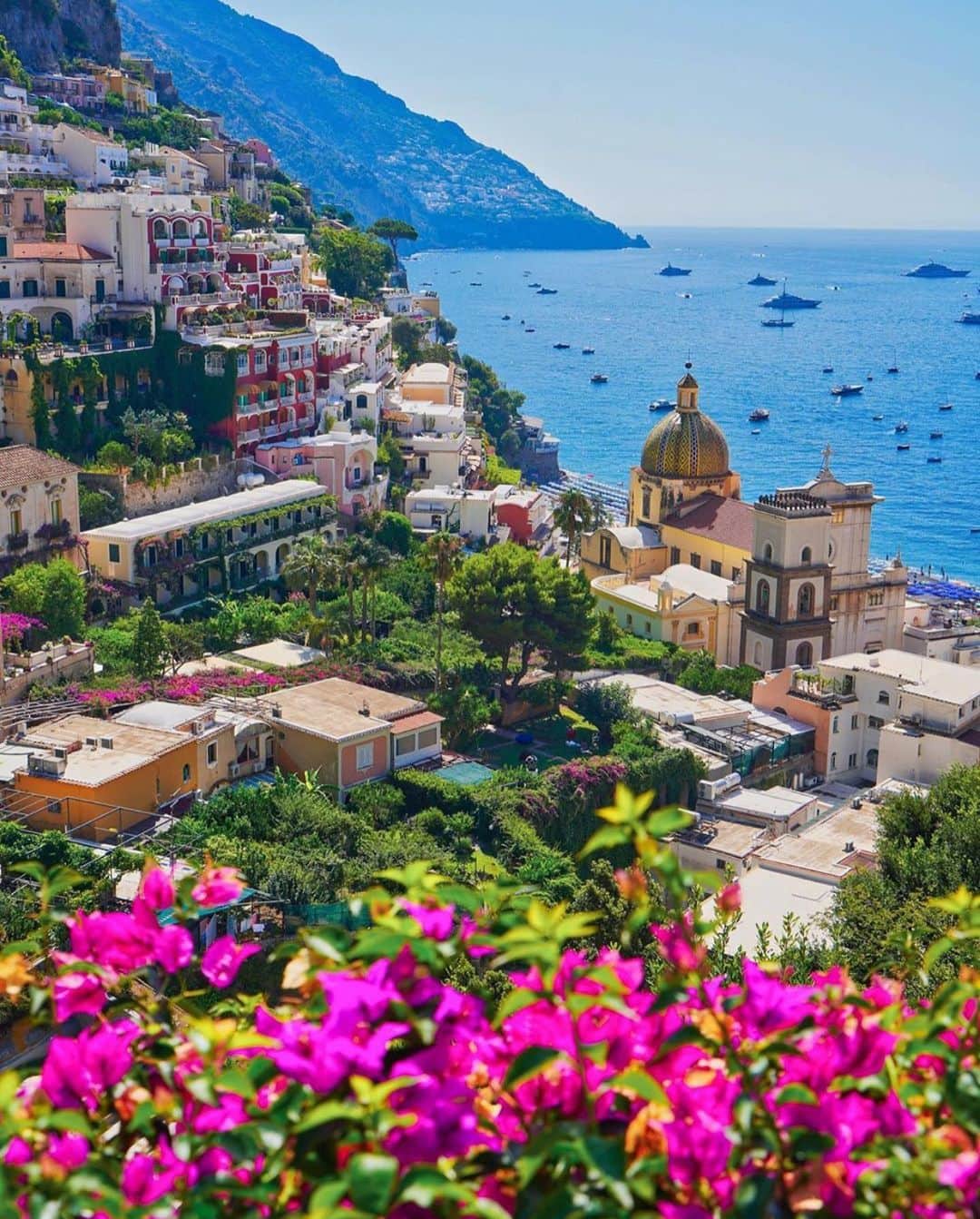 Wonderful Placesさんのインスタグラム写真 - (Wonderful PlacesInstagram)「Positano in Italy is simply gorgeous ✨🌺🌺🌺✨ Tag who you’d go with!!! . Pictures by ✨✨@pinkines✨✨ #wonderful_places for a feature 🌺」1月17日 23時17分 - wonderful_places