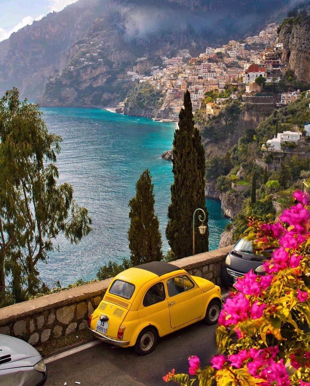 Wonderful Placesさんのインスタグラム写真 - (Wonderful PlacesInstagram)「Positano in Italy is simply gorgeous ✨🌺🌺🌺✨ Tag who you’d go with!!! . Pictures by ✨✨@pinkines✨✨ #wonderful_places for a feature 🌺」1月17日 23時17分 - wonderful_places