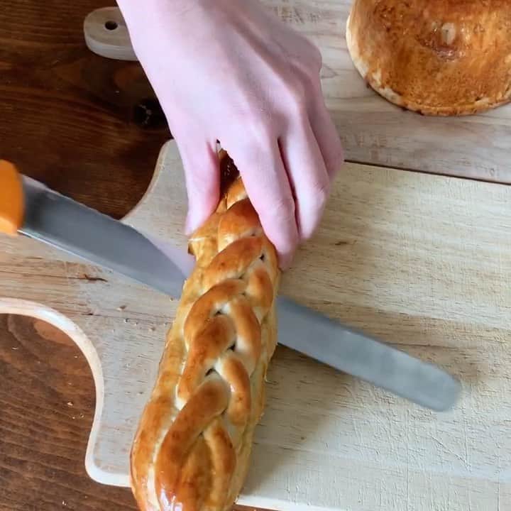 のインスタグラム：「. . . #イラストパン . . . か、かわいい😍 . . . I like her 😍 @watanabenaomi703 . . . #bread #kawaii #kawaiibread #art #artfood #artbread #breadart #baker #japan #japanese #model #foodvideo #movie #手作りパン #パン #萌え断 #吉本興業 #渡辺直美 #naomiwatanabe #お笑い芸人 #三つ編み #三つ編みアレンジ #グラデーションカラー #インナーカラー #ぱっつん前髪 #ヘアースタイル #fashion #パン教室 #konel」