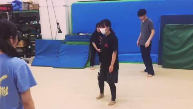 中島翔子のインスタグラム：「インスタを全然更新していないのでアクション練習をぽちぽちあげてゆく。 #AACSTUNTSGYM #action」