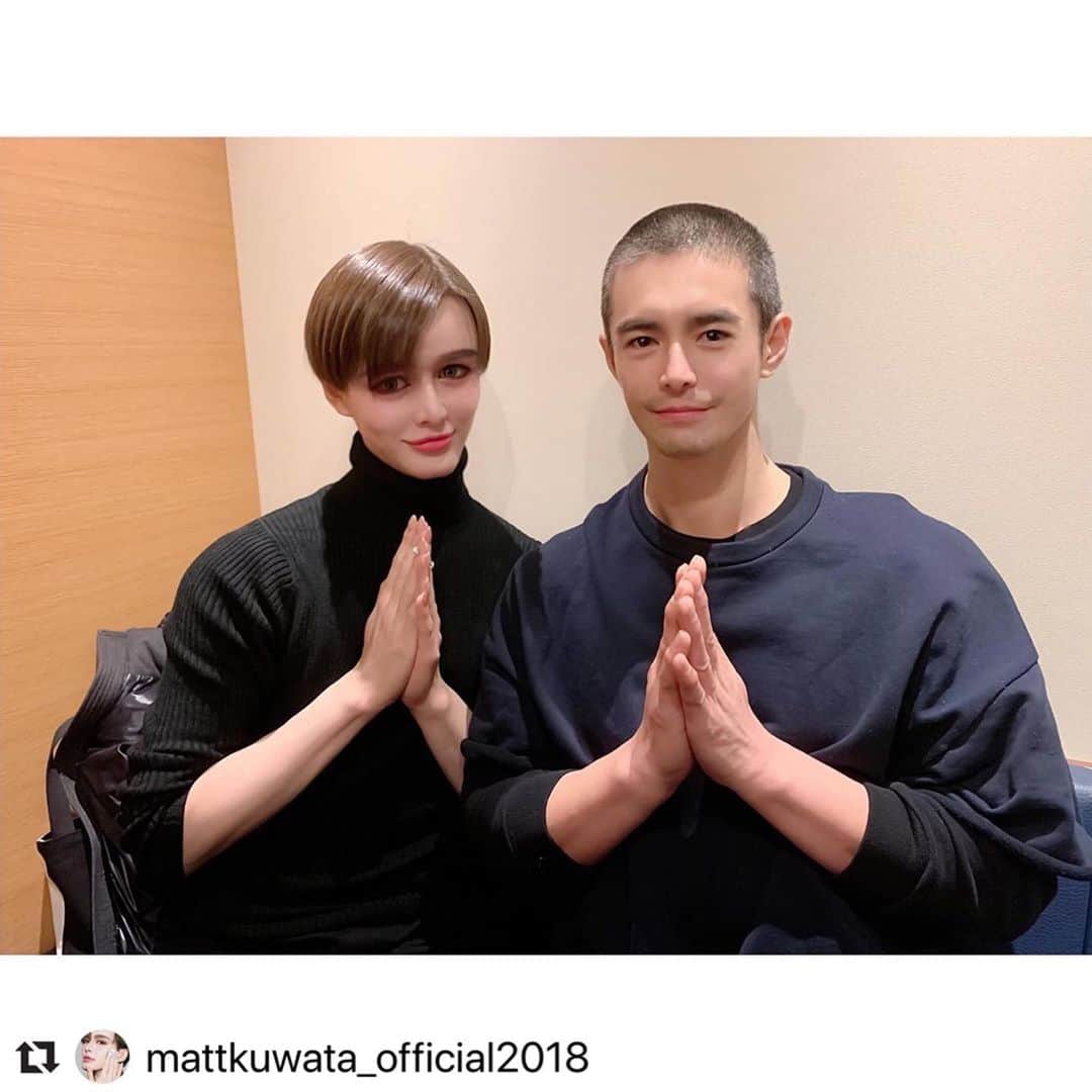 伊藤英明のインスタグラム：「Mattくんありがとう！ #病室で念仏を唱えないでください 1話ありがとうございました！」