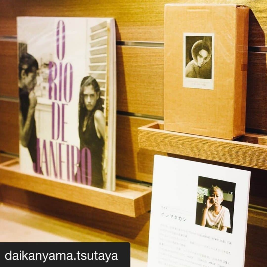 片山正通さんのインスタグラム写真 - (片山正通Instagram)「僕がインスピレーションの源として愛蔵していた数々のアートブック／写真集が、代官山蔦屋で販売されています！！！ 僕に刺激を与えてくれた大変レアな本達です。皆様、手にとってみて下さいね。  My beloved art and photo books, which used to be great sources of inspiration, and very rare, are now on sale at Daikanyama Tsutaya!!! They stimulated me very much. Please check them on site.  #Repost @daikanyama.tsutaya with @make_repost ・・・ ZOSHO MARKET  クリエイターの本棚 2019.12.26-2020.1.22  各界のクリエィターの蔵書を特別に展示・販売いたします。国内外で活躍するクリエイターがどのような書籍を読んでいるのか、何に惹かれ、何を参考にしているのか。 蔵書を通して、作品作りの参考資料、個人的な趣味など、様々な視点を探ることが出来るかもしれません。  今回は滝沢直己さん、ホンマタカシさん、片山正通さんにご協力いただきました。クリエイターのひらめきの瞬間を覗いてみませんか？  場所：代官山 蔦屋書店　2号館1階ギャラリー 時間：7:00～26:00（年末年始時間変更有） お問い合わせ：03-3770-2525  #zoshomarket  #vintagebooks  #naokitakizawa  #takashihomma  #masamichikatayama  #滝沢直己  さん #ホンマタカシ  さん #片山正通  さん」1月17日 23時50分 - masamichi_katayama