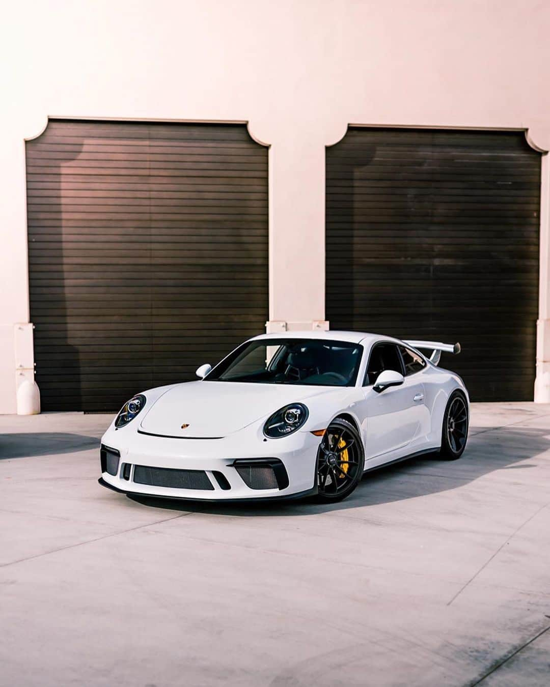 CarsWithoutLimitsさんのインスタグラム写真 - (CarsWithoutLimitsInstagram)「Porsche GT3  Photo @joshleap.s  #carswithoutlimits #porschegt3」1月18日 0時17分 - carswithoutlimits