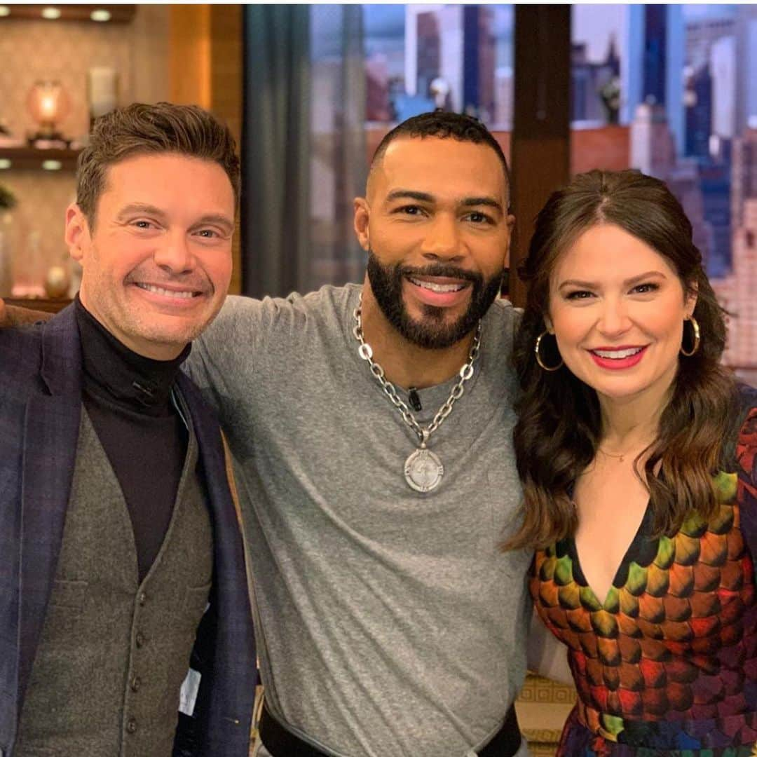 ケイティ・ロウズさんのインスタグラム写真 - (ケイティ・ロウズInstagram)「LOVED being back with my @livekellyandryan fam! Thanks for a super fun morning. @omarihardwickofficial so great meeting yoouuuu and @vanessahudgens: 🚲 🚲 🚲 soon!!!」1月18日 0時53分 - ktqlowes