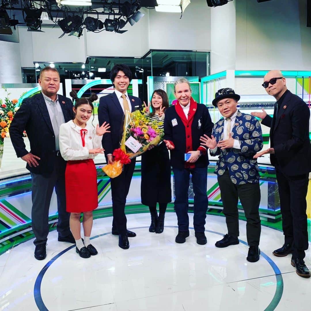 のインスタグラム：「#金曜日バラいろダンディ」
