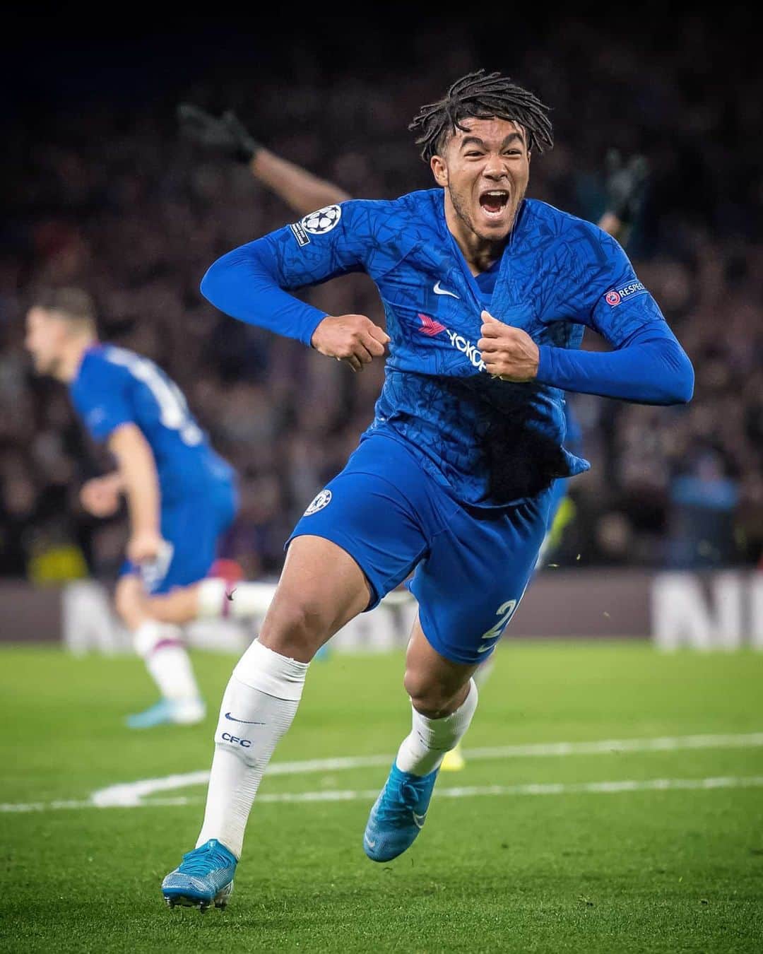 UEFAチャンピオンズリーグさんのインスタグラム写真 - (UEFAチャンピオンズリーグInstagram)「Which youngsters have made their name this season? ⁣ ⁣⁣ ⁣ 🔵 New Chelsea contract for Reece James ✍️ ⁣⁣ ⁣⁣ #UCL #CFC」1月18日 1時01分 - championsleague