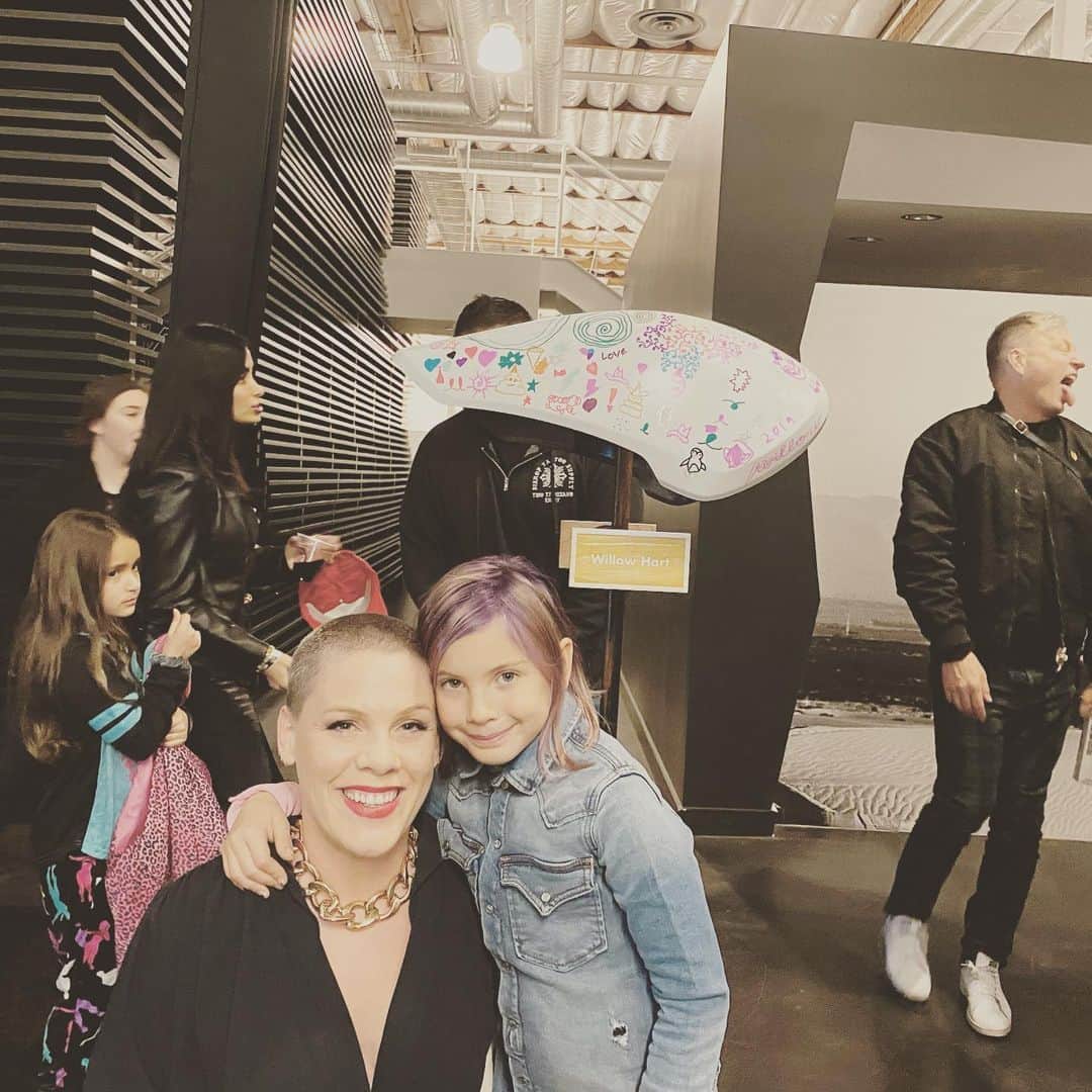 P!nk（ピンク）さんのインスタグラム写真 - (P!nk（ピンク）Instagram)「13 reasons why last night was amazing!!!!! I love these boys! And yes, that’s THE ONE AND ONLY Steve Caballero people. ALSO MY DAUGHTER IS A ROCK STAR ⭐️ @stevecaballero @justin.prentice @rossbutler」1月18日 1時11分 - pink