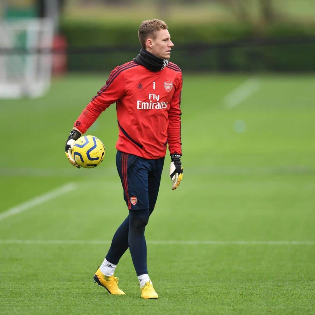 ベルント・レノさんのインスタグラム写真 - (ベルント・レノInstagram)「Ready for tomorrow’s game against Sheffield 💪🏽🔴」1月18日 1時58分 - berndleno1