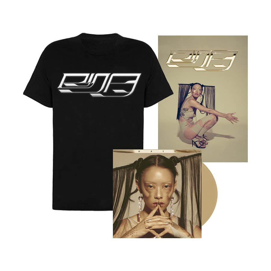 リナ・サワヤマさんのインスタグラム写真 - (リナ・サワヤマInstagram)「PRE-ORDER BUNDLES !!! we r doing exclusive pre-order bundles with signed (!) poster and the sickest limited edition T shirt that reflects like crazy when u use flash !!! We also have crystal clear 💎 vinyls as well as gold vinyls 😎 if u get these before Monday u ALSO get early access to the UK TOUR 🥰 fuck !!!!!!!! yes !!!!!!!!!! Link in bio NOW !!!!!」1月18日 2時07分 - rinasonline