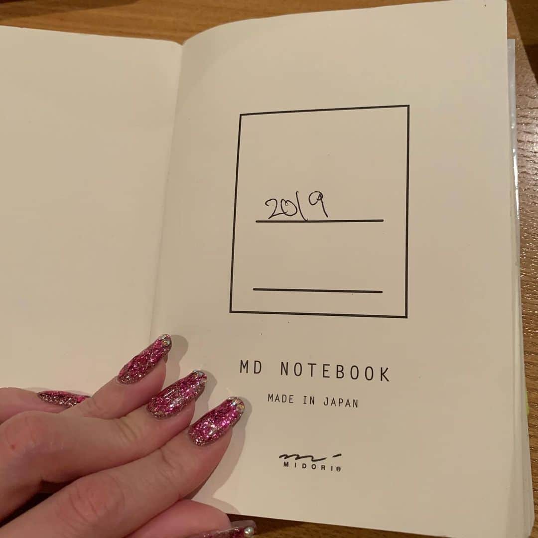 UlalaGirlのインスタグラム：「Some notes from 2019」