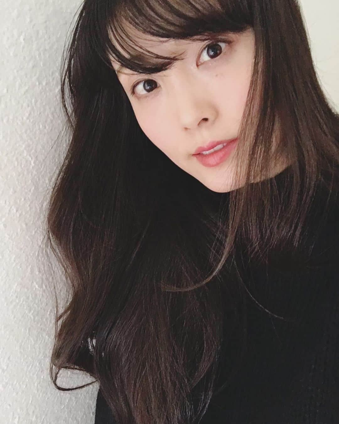 川和美輝さんのインスタグラム写真 - (川和美輝Instagram)「📈毎日いろんなことあって言葉にならない感情が存在して。...しばらく経ったらまた強くなった自分を感じて新たな扉を開いているところにいて。今年も引き続き学びの多き年になりそうです。お互いがんばりましょう〜☺️🙏 Life is challenging but I love everything I get to experience. Both, good things and bad things.. Life is like a roller coaster but overall, I’m getting stronger than before every day and opening the new door of my life. Enjoy the ride right? 🎨  #mikikawawa #川和美輝 #2020」1月18日 2時35分 - mikikawawa