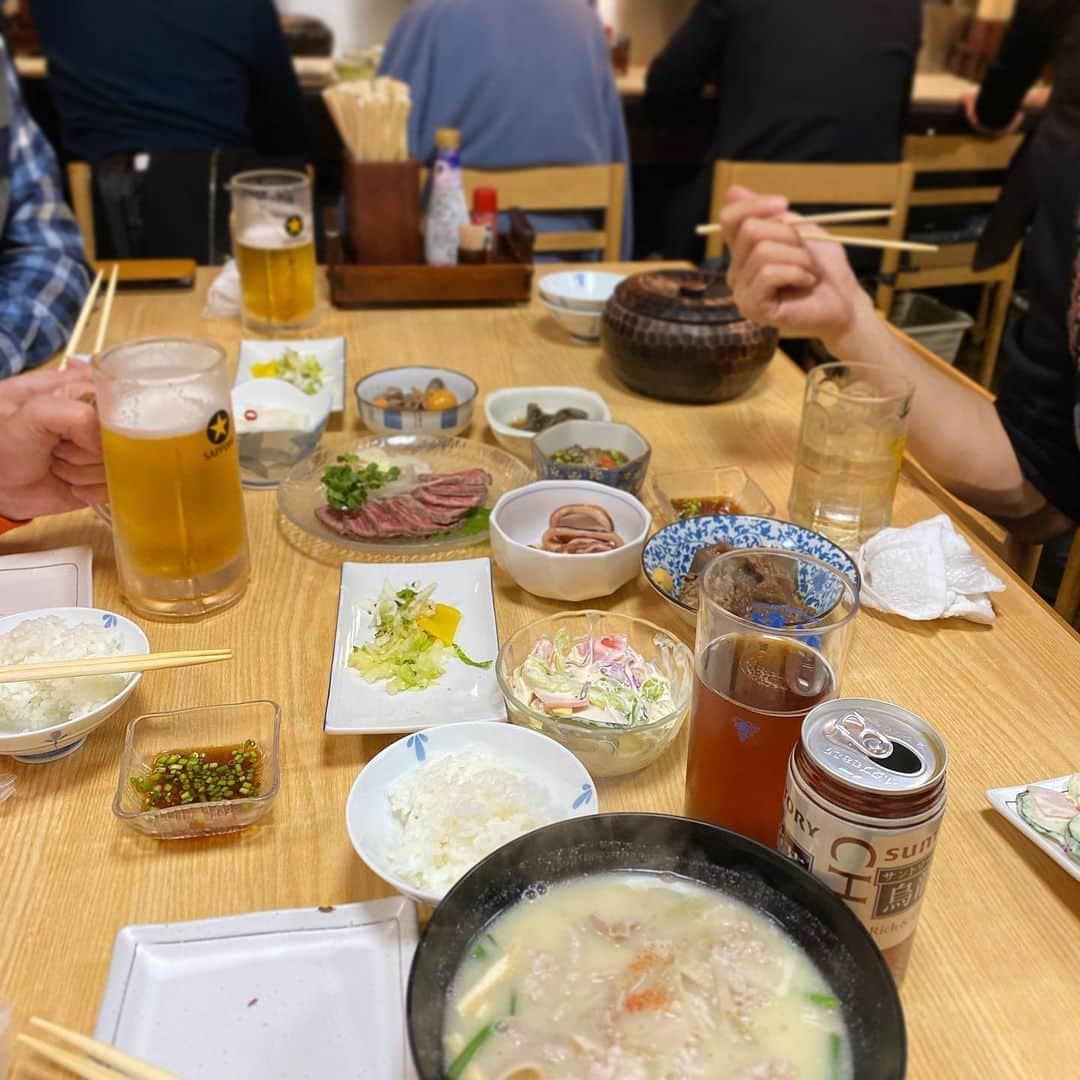 土岐麻子さんのインスタグラム写真 - (土岐麻子Instagram)「ツアー、高松ありがとうございました！ 個人的には初日のような気合いと緊張感がありましたが、落ち着いて音を楽しむことが出来ました。 高松の家庭料理のお店で軽く打ち上げて、大阪へ🚌。スピーカーにつないで今日の音源を皆で聴ききながら到着。 眠いどころか覚醒しています。 明日も楽しみ。」1月18日 2時51分 - tokiasako