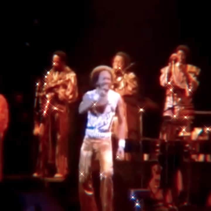 アース・ウィンド・アンド・ファイアーのインスタグラム：「#FBF From our 𝐼 𝒜𝓂 album, here's an "After the Love Has Gone" live performance in the early '80s.✨⠀ This was one of the most difficult songs to record:⠀ "The track was based on a vibe. We cut it about six, seven times, and Maurice just said, "No, it's not right yet. We'll come back and get it tomorrow. It's not right yet". And then one day we nailed it, and it was right. The way it felt. It sounded like Earth, Wind & Fire". — Verdine White⠀ ⠀ #EarthWindAndFire⠀ #EWF50」