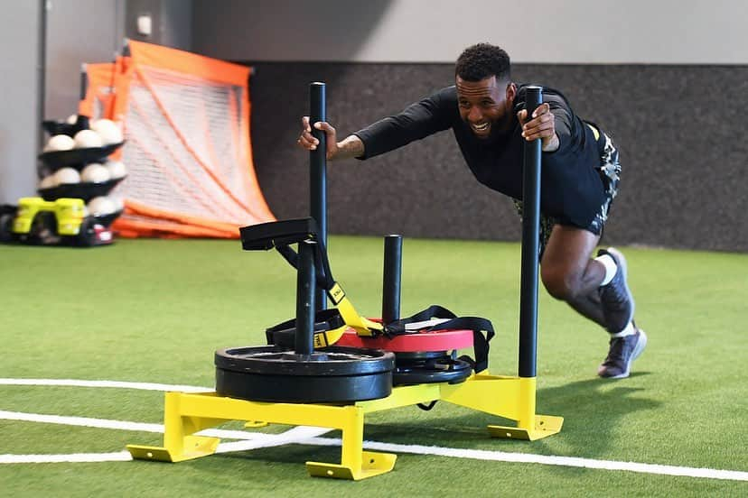 ケリーン・アコスタさんのインスタグラム写真 - (ケリーン・アコスタInstagram)「Season around the corner 😤  #MLS #offseason #workout  @badji14 @drylandsports_denver @sweatco.clint 📸 @gwephoto」1月18日 3時11分 - kellynacosta