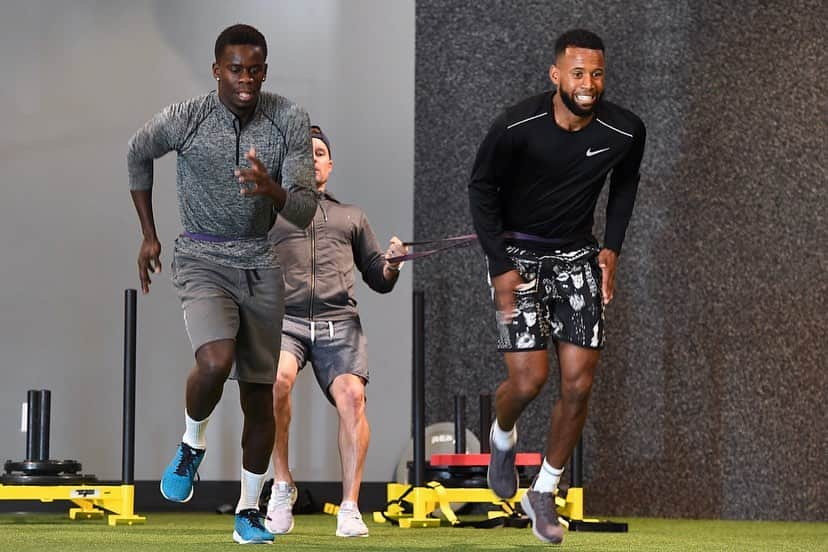 ケリーン・アコスタさんのインスタグラム写真 - (ケリーン・アコスタInstagram)「Season around the corner 😤  #MLS #offseason #workout  @badji14 @drylandsports_denver @sweatco.clint 📸 @gwephoto」1月18日 3時11分 - kellynacosta