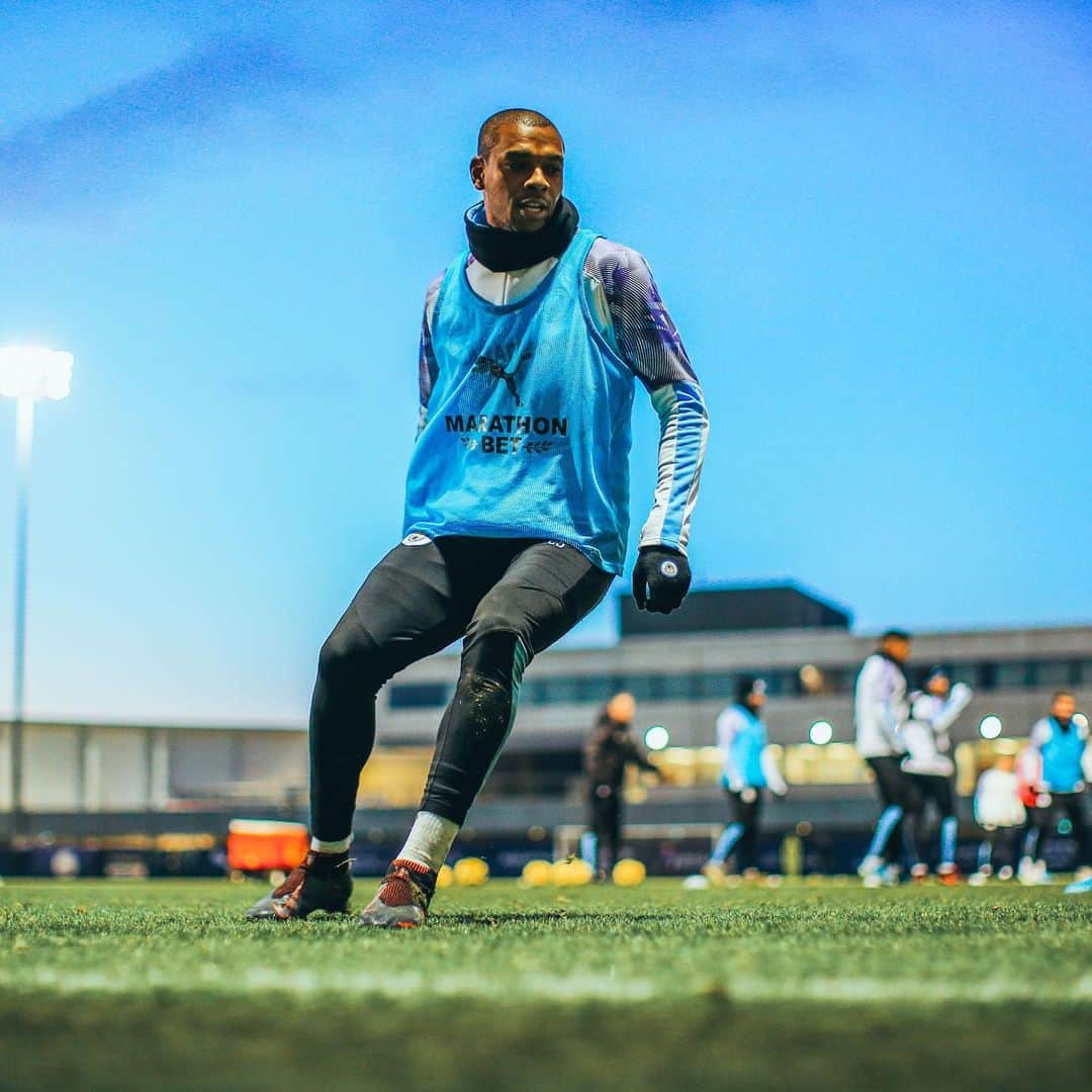 マンチェスター・シティFCさんのインスタグラム写真 - (マンチェスター・シティFCInstagram)「Pain and gain 😏⁣ ⁣ ⁣ ⁣ ⁣ ⁣ ⁣ #mancity」1月18日 3時34分 - mancity