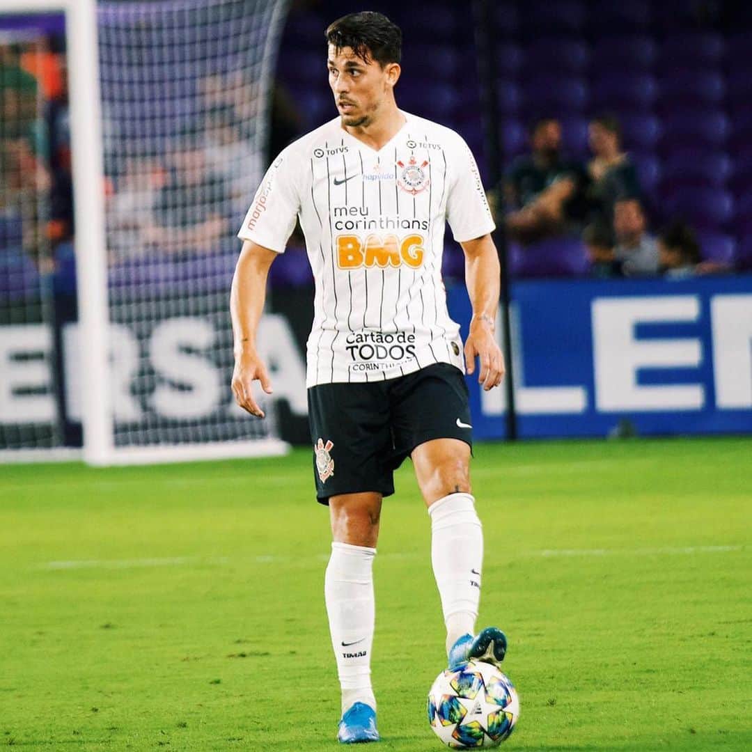 ダニーロ・フェルナンド・アベラールのインスタグラム：「Primeiro jogo de 2020 e a mesma sensação de sempre. Orgulho e Respeito! #vaicorinthians」