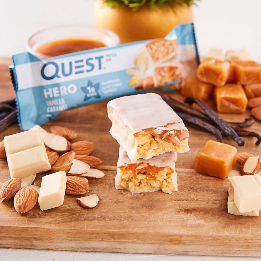 questnutritionさんのインスタグラム写真 - (questnutritionInstagram)「Meet Vanilla Caramel. This Hero has a crunchy core, with a sweet caramel layer wrapped in a white chocolate flavored coating. 😍 • Underneath the superhuman taste & flying abilities, also has 16g of protein, 4g net carbs*, & 1g of sugar. #OnaQuest」1月18日 4時05分 - questnutrition