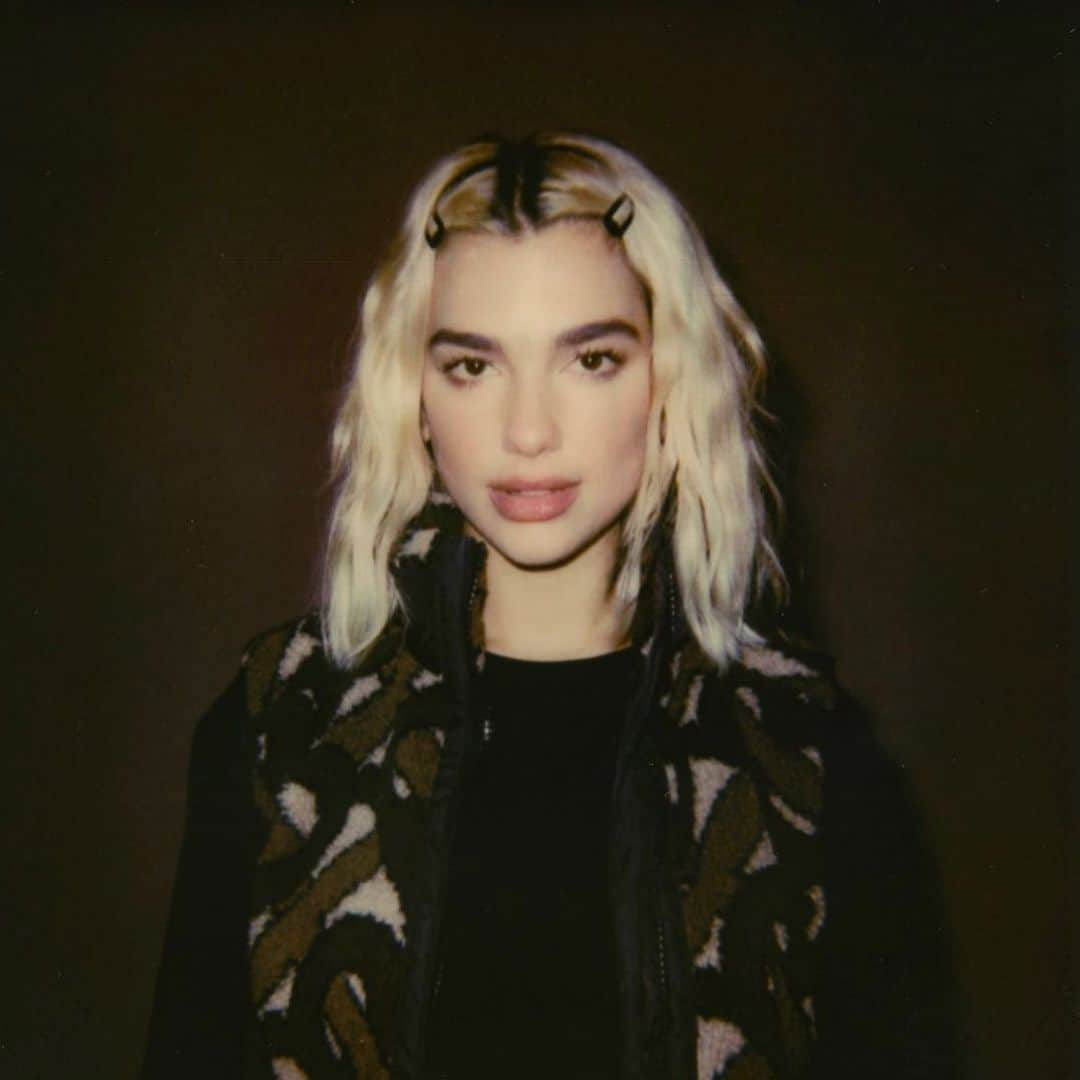 デュア・リパさんのインスタグラム写真 - (デュア・リパInstagram)「Mug shot」1月18日 4時06分 - dualipa