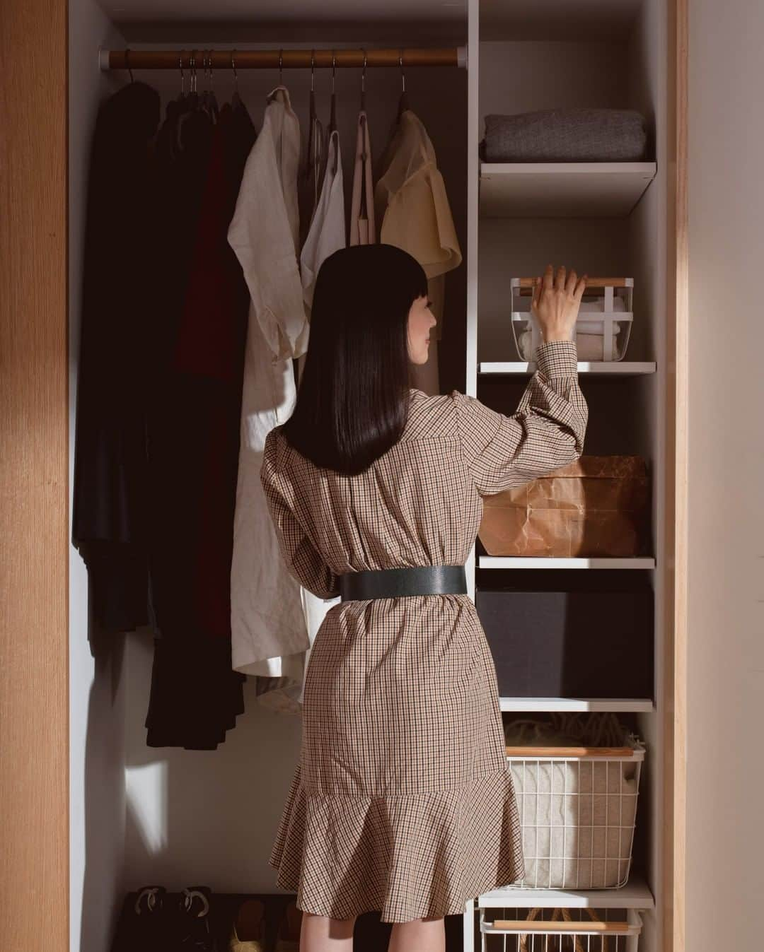 近藤麻理恵さんのインスタグラム写真 - (近藤麻理恵Instagram)「I believe tidying leads to a joyful life. Our online shop features a beautiful assortment of home organization items to help you along the way. Visit the link in my profile to learn more.」1月18日 4時11分 - mariekondo