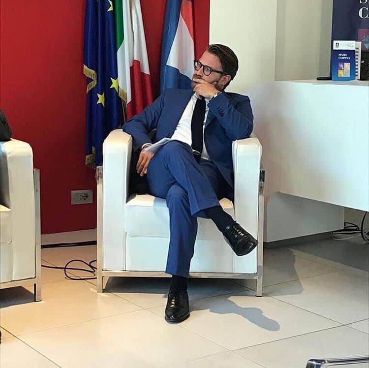 Entre Amis Officialさんのインスタグラム写真 - (Entre Amis OfficialInstagram)「@antoniocasillo_ig, CEO of #EntreAmis, during the debate on made in Italy and exports held in Milan. Thanks to #ItalianExportForum for having us! Next appointment on January 27th in New York. See you soon.  _ #EntreAmis #trousers #menswear #entreamisofficial #fashion #style #art #denim #napoli #tradition #collection #men #lifestyle」1月18日 4時11分 - entreamis_official