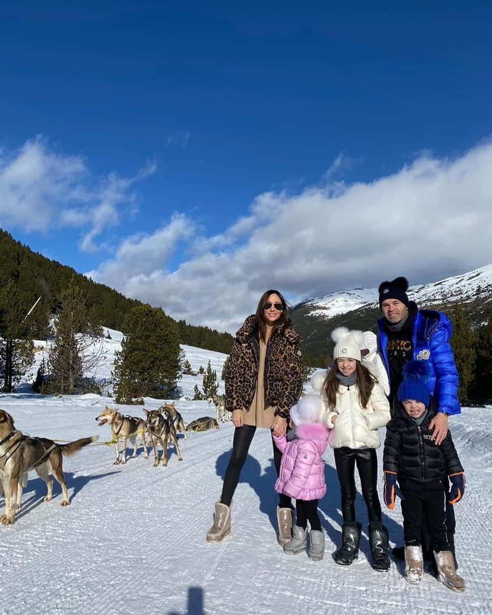 アンドレス・イニエスタさんのインスタグラム写真 - (アンドレス・イニエスタInstagram)「Cargando pilas en la nieve ❄️⛄️❤️ @annaortiz34」1月18日 4時49分 - andresiniesta8