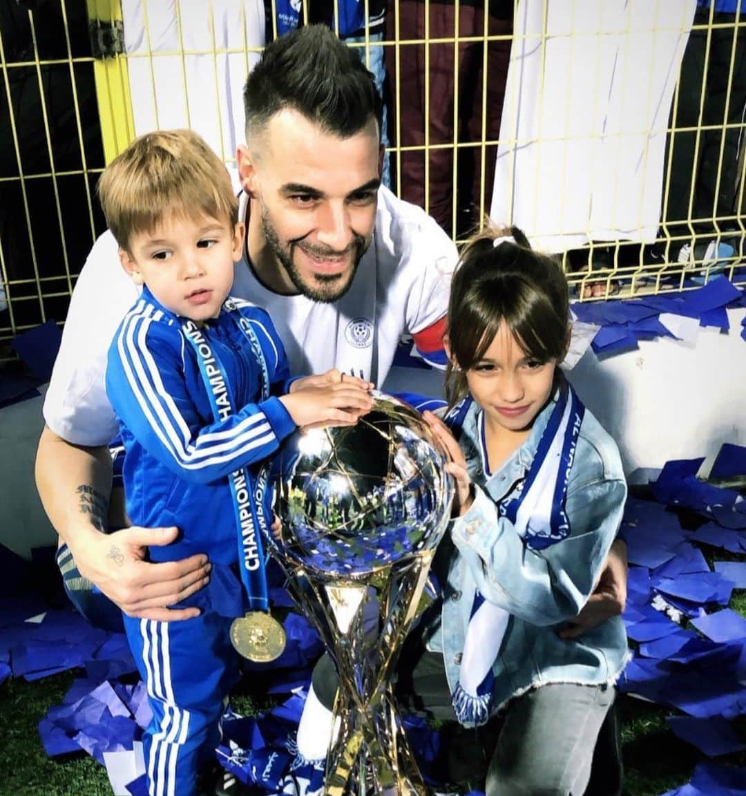 アルバロ・ネグレドさんのインスタグラム写真 - (アルバロ・ネグレドInstagram)「💙🏆 @alnasr_sc 🏆💙」1月18日 16時32分 - alvaronegredo9