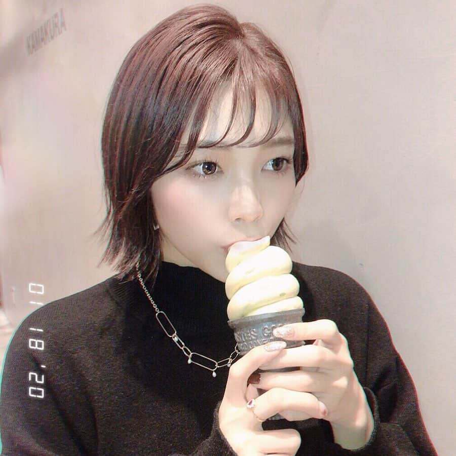 「SNOW」顔認識カメラアプリさんのインスタグラム写真 - (「SNOW」顔認識カメラアプリInstagram)「【ソフトクリーム】﻿ ﻿ 🍦大名ソフトクリーム＆カフェ 鎌倉店 ﻿ ﻿ 写真映えも間違いなし📸﻿ 寒くても食べたい❤︎﻿ 名物の大名ソフトは必食😋 ﻿ ﻿ お味は生クリームミルク、﻿ ピスタチオ、 ミックスの３種類✨ ﻿ ﻿ クリームソーダやコーヒーも楽しめるよ🍒 ﻿ ﻿ ﻿ 🚶‍♀️information ﻿ 住所：神奈川県鎌倉市御成町10-4-1 ﻿ 営業時間：平日12:00~18:00 土日祝11:00~18:00 ﻿ JR鎌倉駅から徒歩2分 ﻿ ﻿ ﻿ SNOWでかわいく撮れた﻿ 自撮り・最新スポット・カフェなどには﻿  @snow_japan をタグ付けか、﻿ #snowcam をつけて投稿！！😉 ﻿ ﻿ ﻿  #写真加工#加工アプリ#鎌倉カフェ#大名ソフト#食べ歩き#鎌倉グルメ#ソフトクリーム #アイス #インスタ映え #フィルムカメラに恋してる #フィルムカメラ #instafood  #instacafe  #cafe #kamakura #photography #icecream #film」1月18日 16時33分 - snow_japan