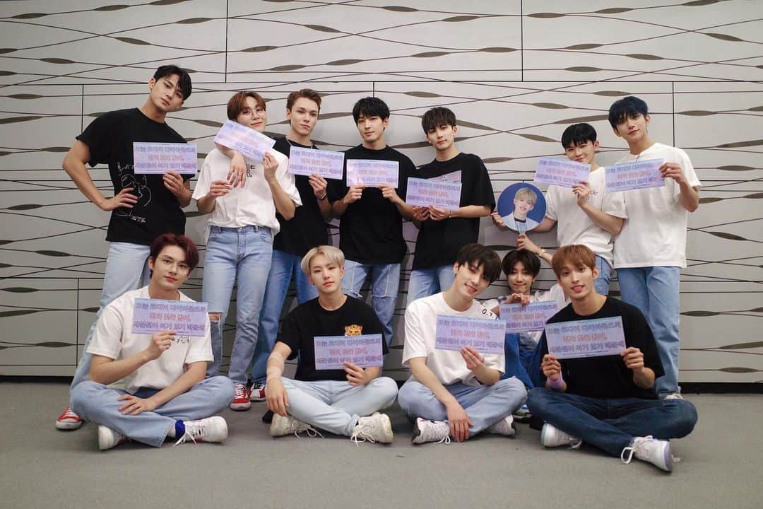 SEVENTEENさんのインスタグラム写真 - (SEVENTEENInstagram)「[17'S] SEVENTEEN WORLD TOUR [ODE TO YOU] IN MEXICO CITY  ㅤㅤ ㅤㅤ ㅤ Thank you to all our Mexico City CARATs for being here today!  ㅤㅤ ㅤㅤ ㅤ 오늘 함께해준 모든 멕시코시티 캐럿들 정말 감사합니다!  ㅤㅤ ㅤㅤ ㅤ #ODETOYOUwithSVT  #NowSVT」1月18日 15時05分 - saythename_17