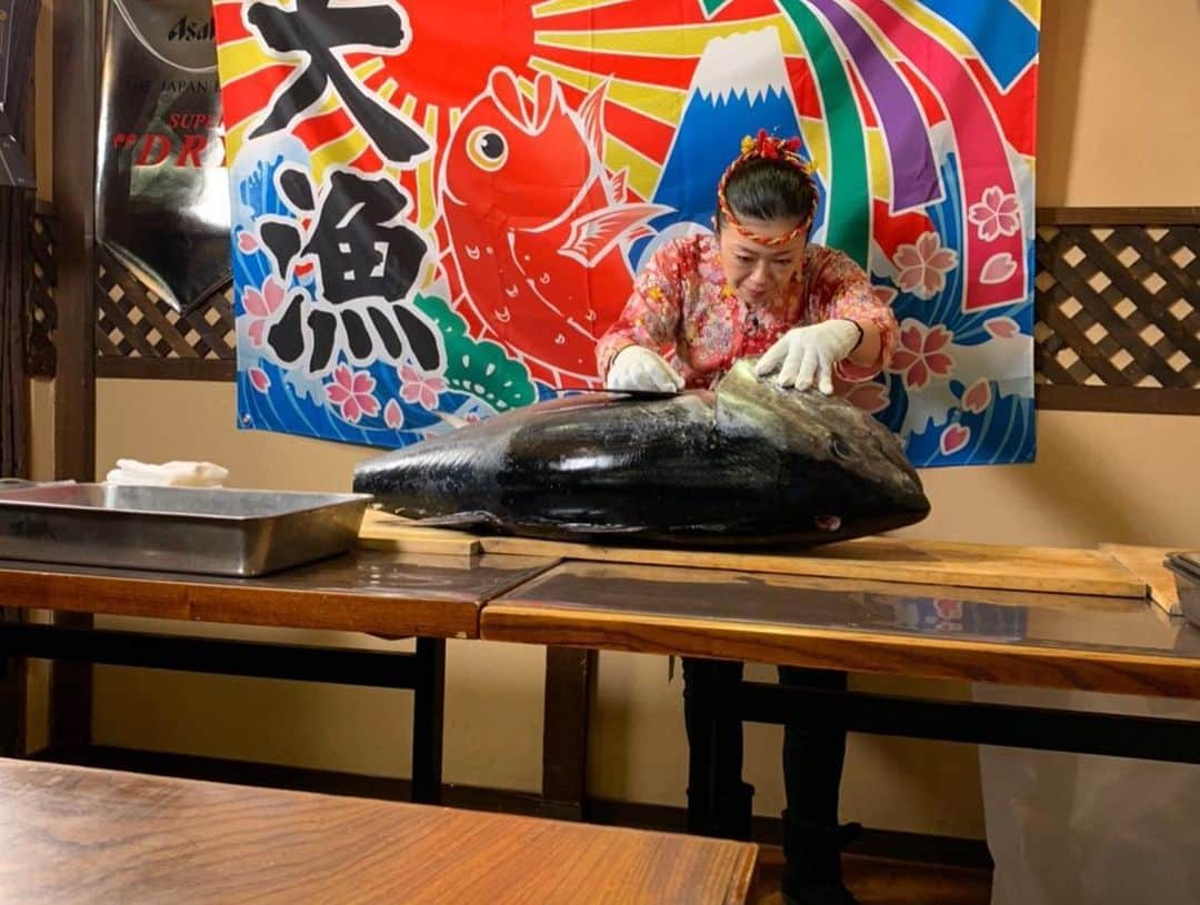 かこさんのインスタグラム写真 - (かこInstagram)「‪今日です🐿🍒‬ ‪フジテレビさんで19:00〜20:54✨‬ ‪「日本No．1の達人が限界に挑戦！ナイナイNOリミット」‬ #フジテレビ #ナイティンナイン  さん #マグロの解体ショー感動した #お姉さんカッコよくて優しかった #punyus  #はらぺこツインズ」1月18日 15時28分 - harapeko__kako