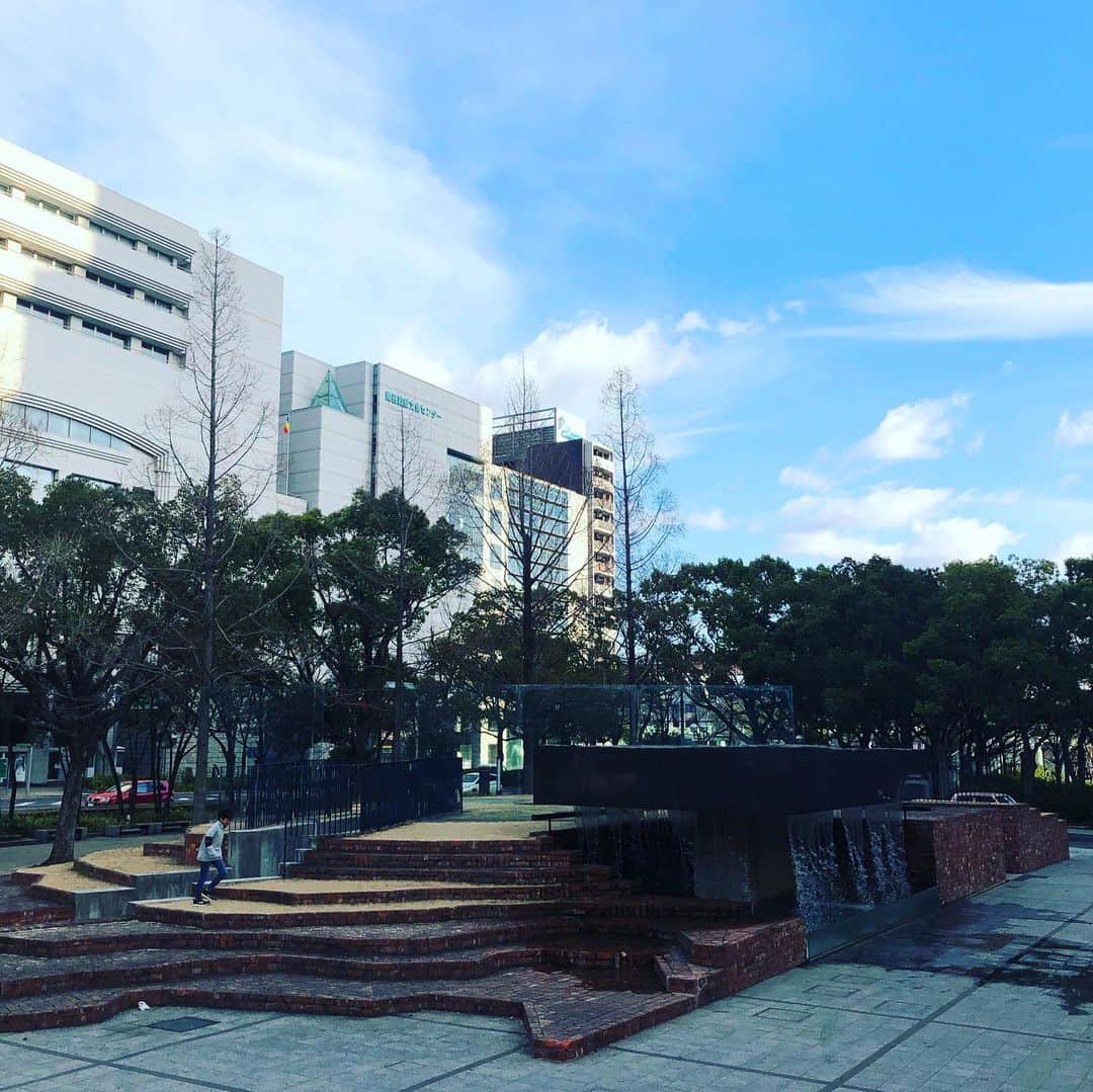 ひうらさとるのインスタグラム：「慰霊と復興のモニュメント #東遊園地 #阪神淡路大震災から25年」