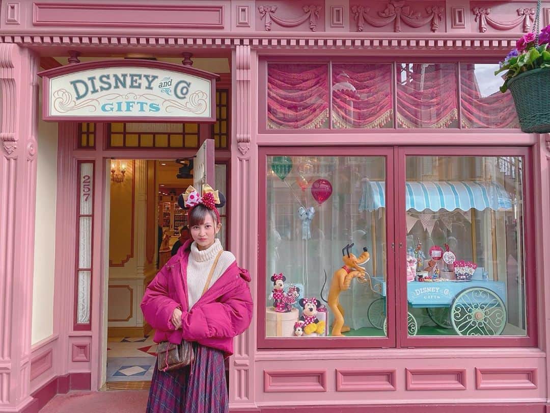 金澤有希さんのインスタグラム写真 金澤有希instagram この建物可愛いの ベリーベリーミニー ベリミニ ディズニー ディズニーランド ディズニーコーデ ミニーカチューシャ ディズニーバウンド ミニー ミニーコーデ 東京ディズニーランド