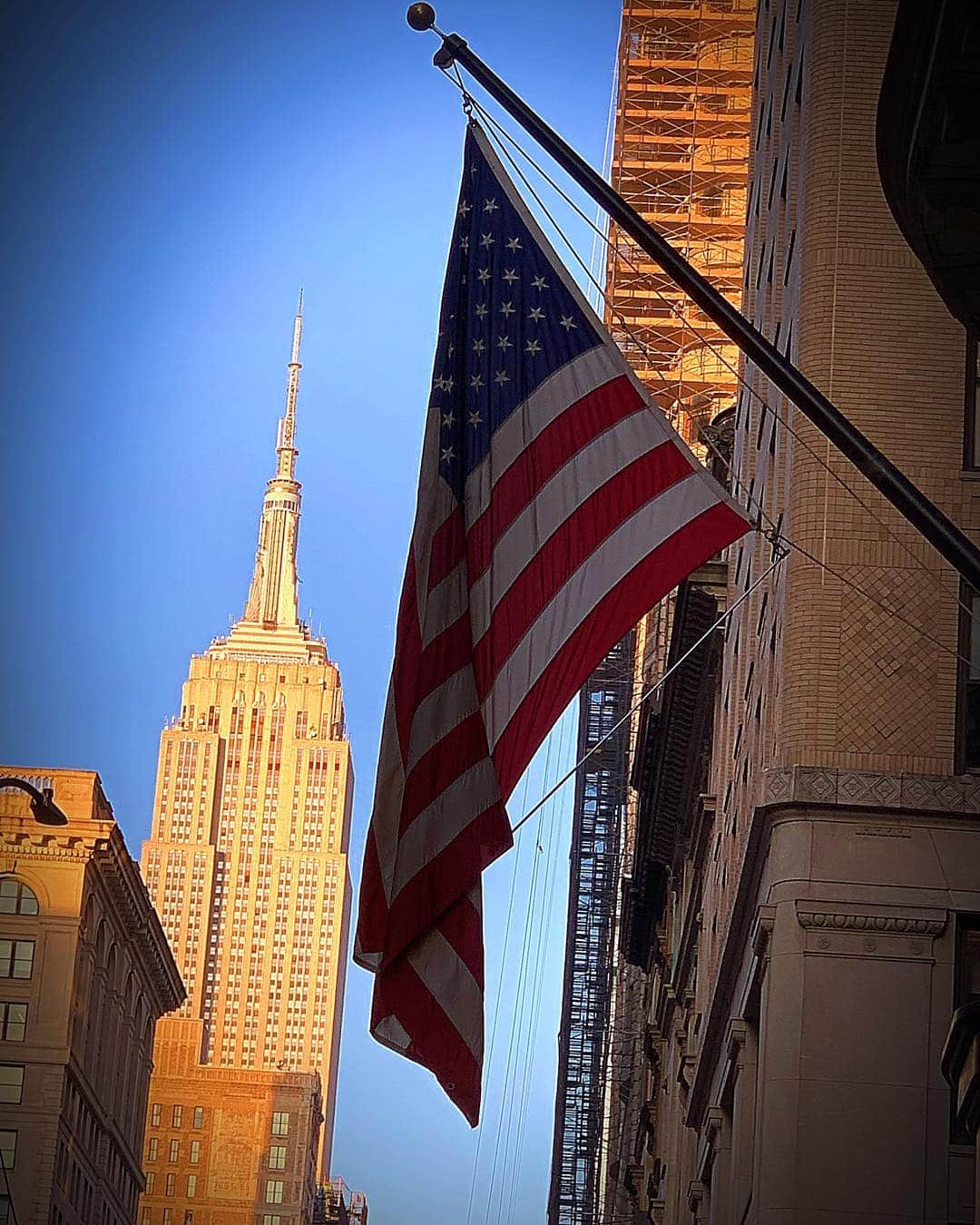 ロン・ハワードさんのインスタグラム写真 - (ロン・ハワードInstagram)「Walking to a creative meeting today here in the Great & Glorious #MeltingPot #NYC #USA」1月18日 8時33分 - realronhoward