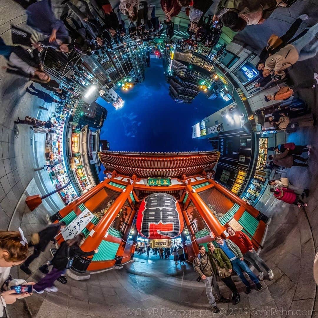 Official RICOH THETAさんのインスタグラム写真 - (Official RICOH THETAInstagram)「Asakusa’s Thunder Gate in Tokyo is looking unbelievable in 360 😍 📸: @samrohn」1月18日 9時10分 - theta360official