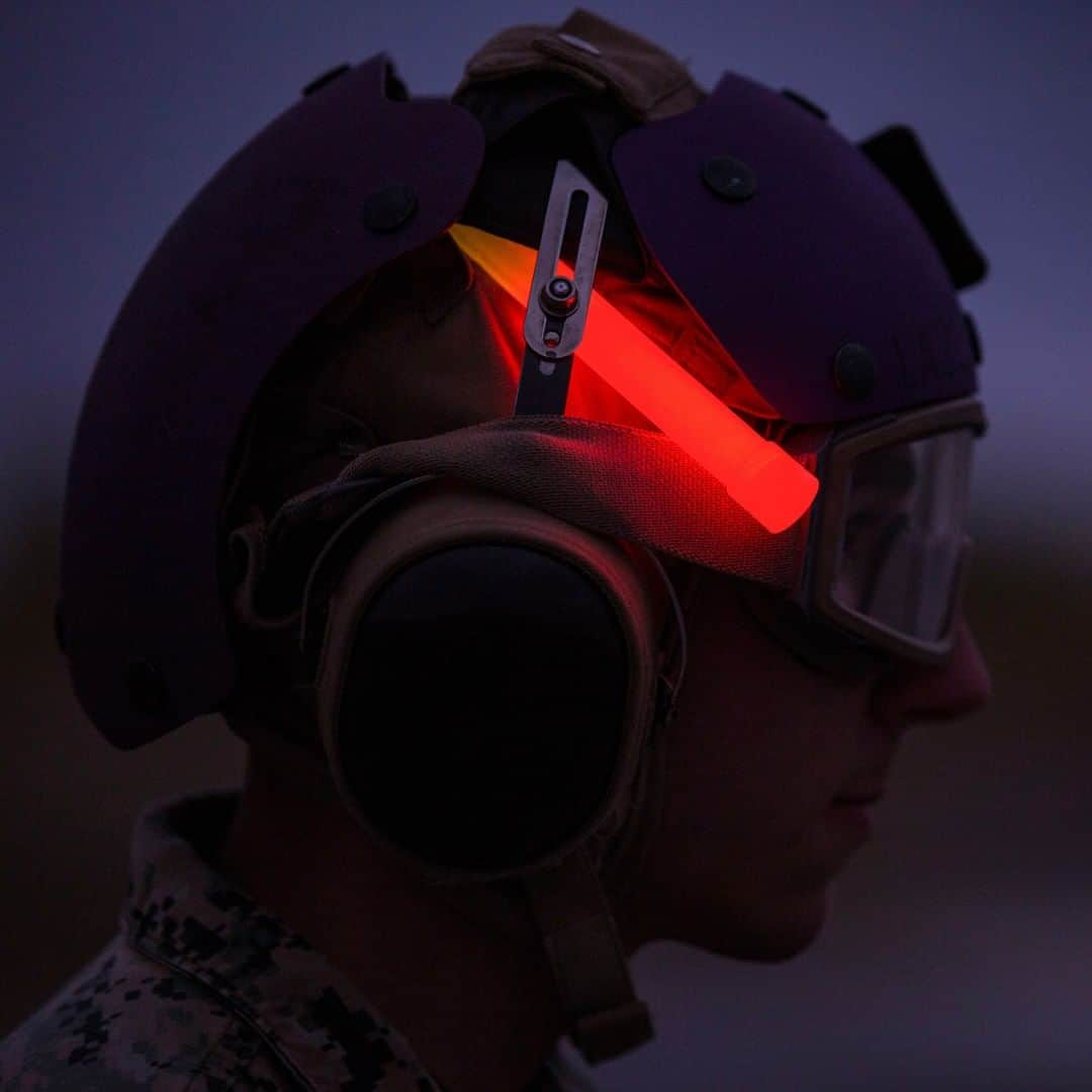 アメリカ海兵隊さんのインスタグラム写真 - (アメリカ海兵隊Instagram)「Tron  Sgt. Micheal Applegate, a bulk field specialist with Marine Wing Support Squadron 171, @1stmaw_marines, participates in night field carrier landing practice using the F-35B with Marine Fighter Attack Squadron 121, on Ie Shima island.  The ability to perform the exercise improves operational flexibility, survivability and lethality. (U.S. Marine Corps photo by Lance Cpl. Ryan Persinger)  #USMC #Marines #Night #Aircraft」1月18日 10時00分 - marines