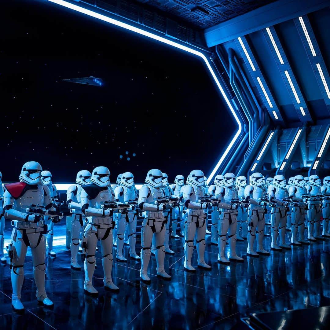 スター・ウォーズさんのインスタグラム写真 - (スター・ウォーズInstagram)「Light the spark! Join the Resistance in the fight against the First Order in Star Wars: Rise of the Resistance now open at @Disneyland and @WaltDisneyWorld! #GalaxysEdge」1月18日 10時01分 - starwars